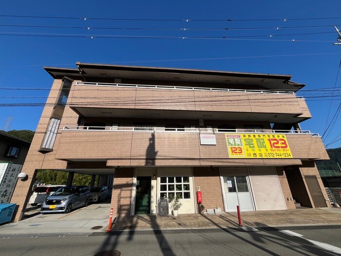 物件外観写真3　(外観写真)