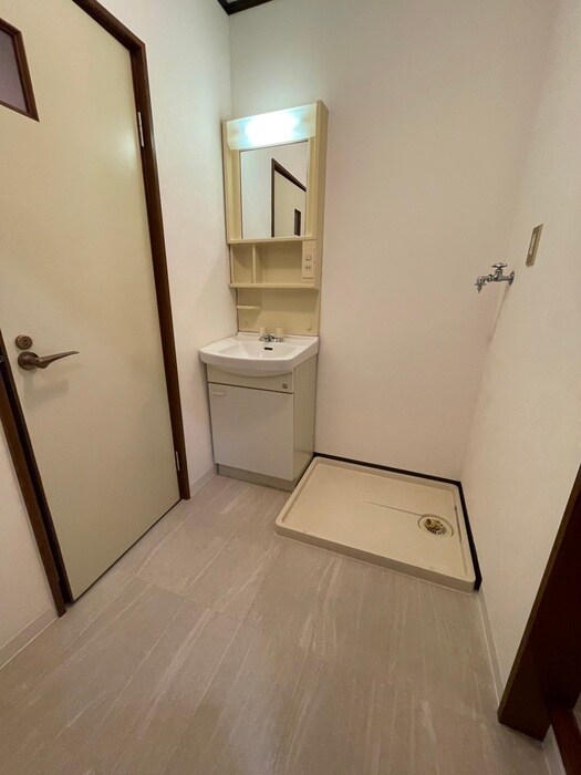 物件内観写真13　(洗濯機置場)