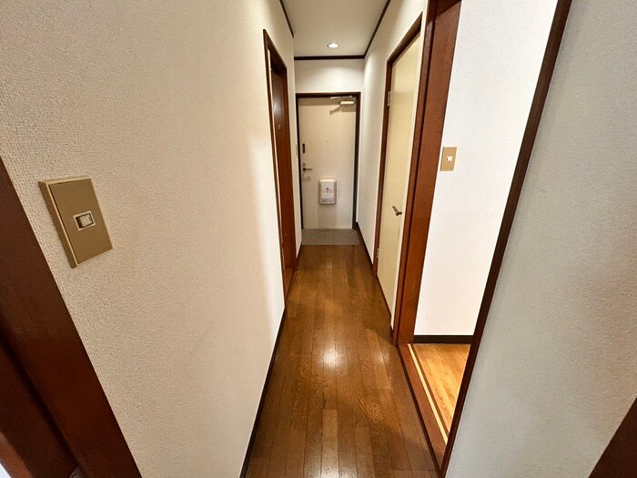 物件内観写真19　(廊下)