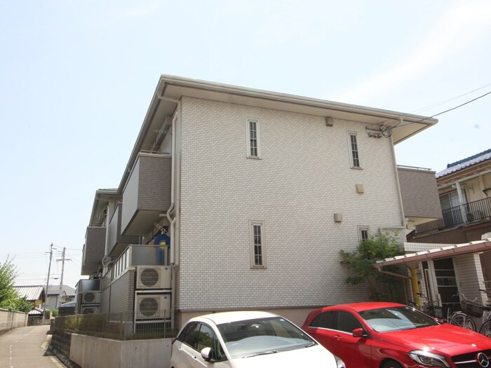 物件外観写真5　(駐車場)