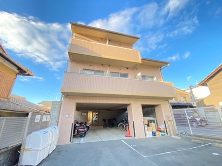 アマルフィ山科外観写真