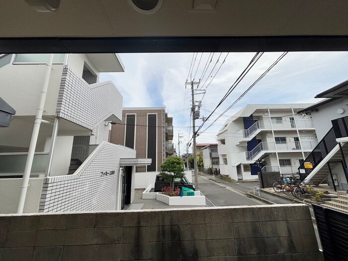 物件内観写真12　(室内からの展望)