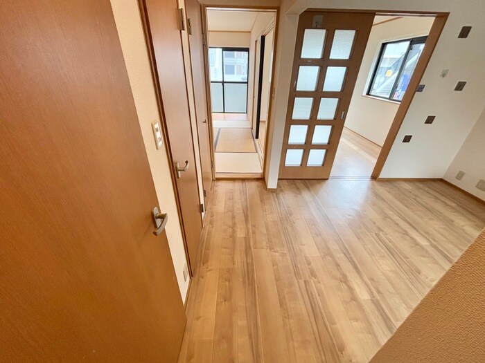 物件内観写真16　(廊下)