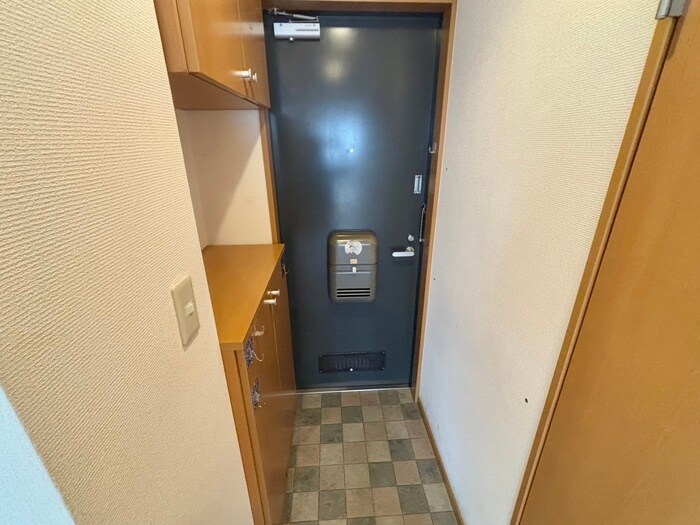 物件内観写真18　(玄関)