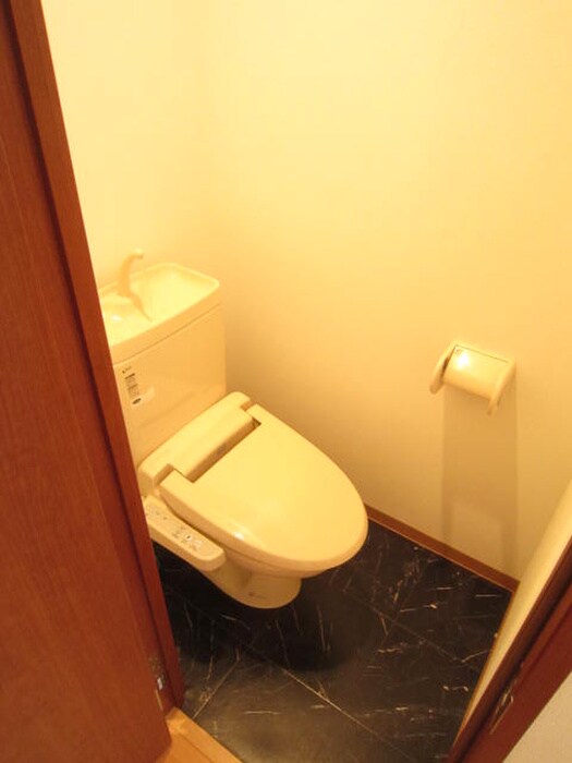 物件内観写真12　(トイレ)