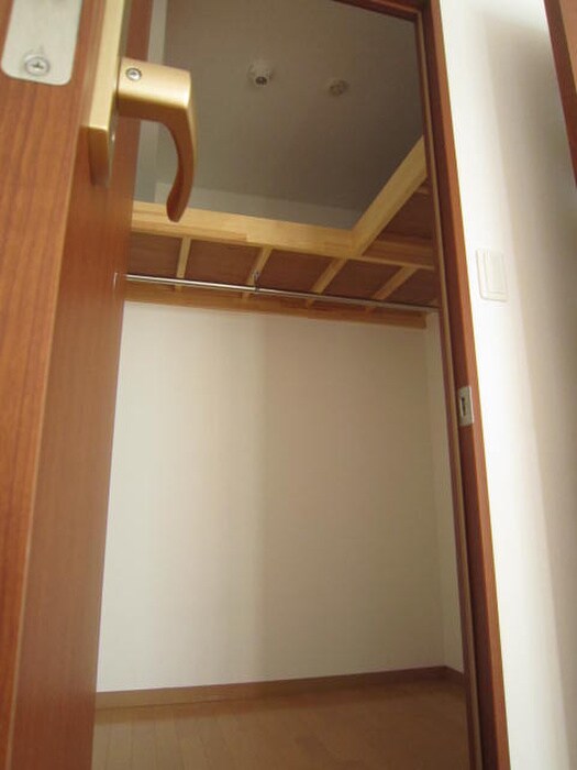 物件内観写真15　(収納)
