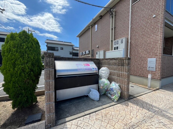 物件外観写真6　(駐車場)