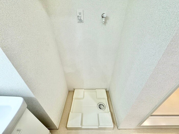 物件内観写真12　(洗濯機置場)