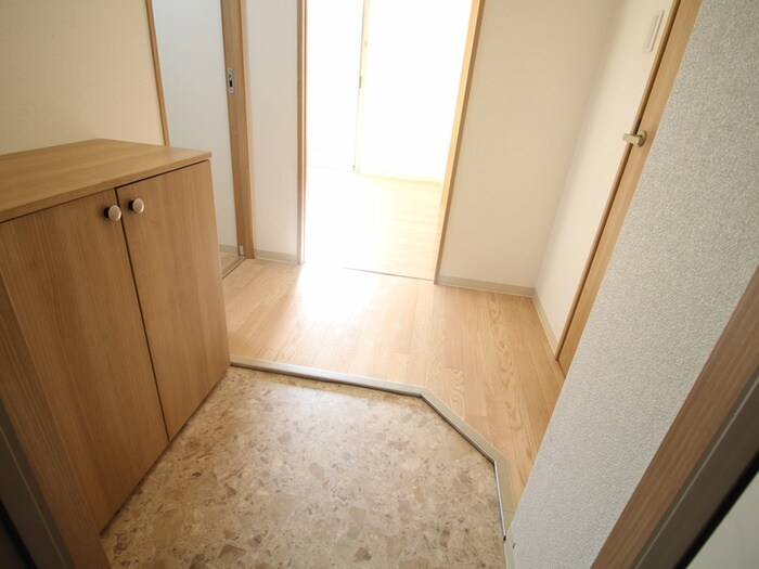 物件内観写真15　(玄関)