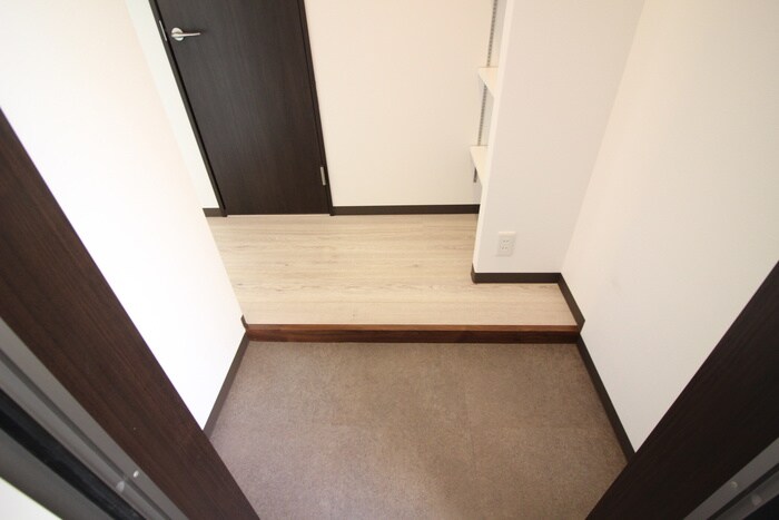 物件内観写真17　(玄関)