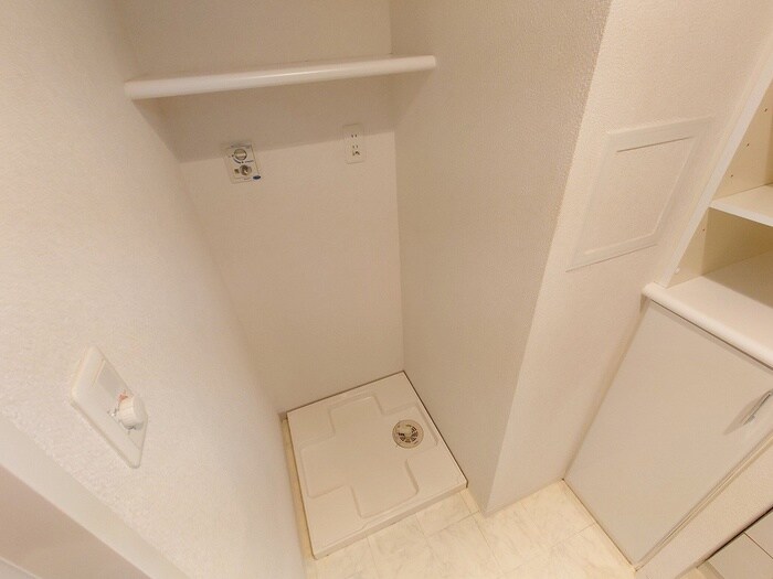 物件内観写真20　(洗濯機置場)