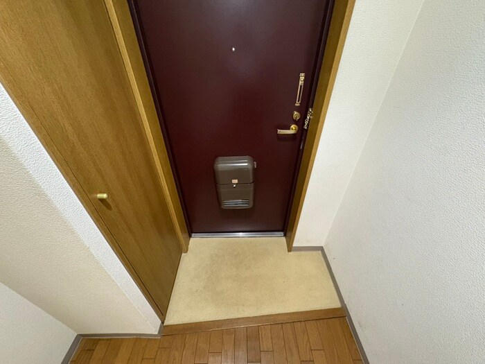 物件内観写真17　(玄関)