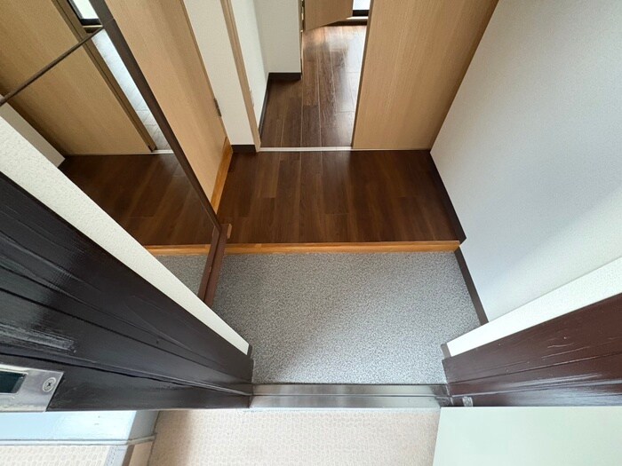 物件内観写真17　(玄関)