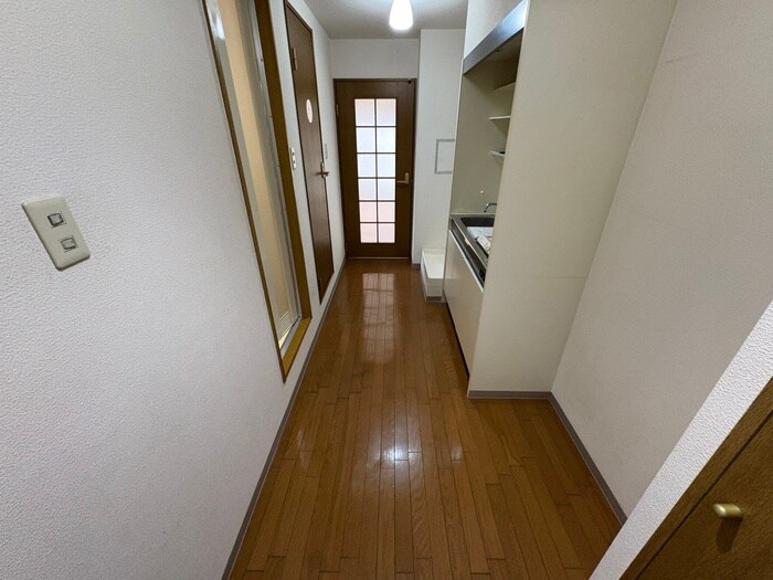 物件内観写真19　(廊下)