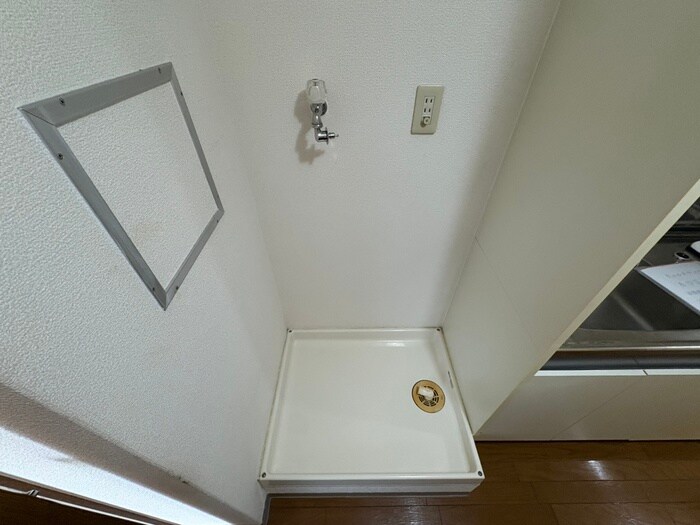 物件内観写真20　(洗濯機置場)