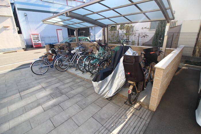 物件外観写真3　(駐輪場)