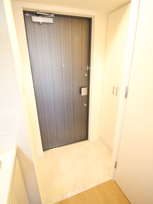 物件内観写真17　(玄関)