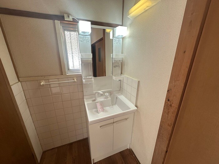 物件内観写真9　(洗面)