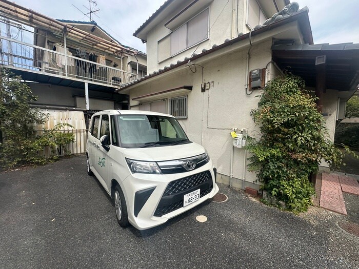 物件外観写真4　(駐車場)