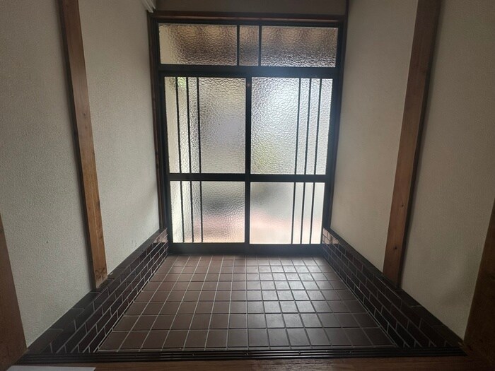 物件内観写真15　(玄関)