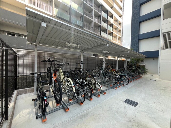 物件外観写真2　(駐輪場)