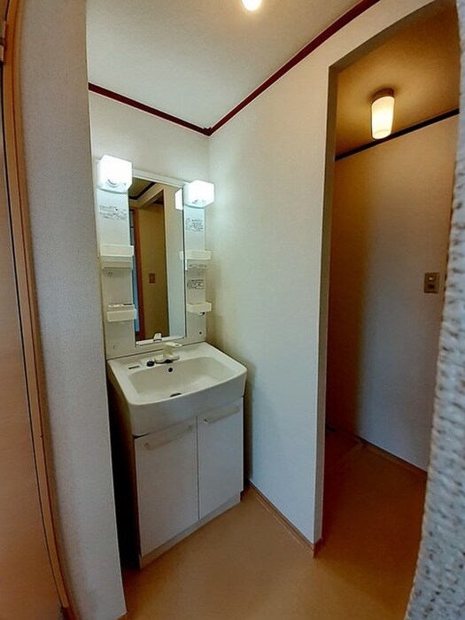 物件内観写真12　(洗面)