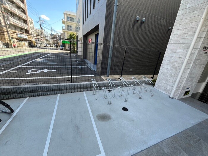 物件外観写真5　(駐輪場)