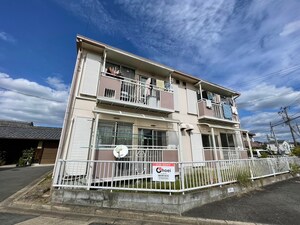 コーポセラヴィＥ棟外観写真