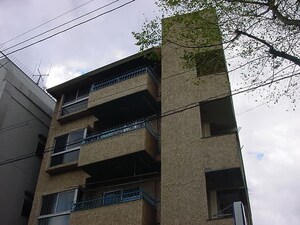 住装ビル外観写真