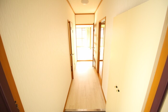 物件内観写真18　(廊下)