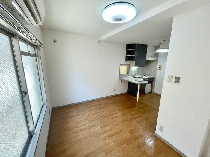 物件内観写真8　(居室)