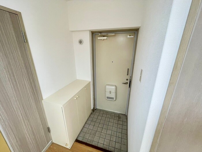 物件内観写真22　(玄関)