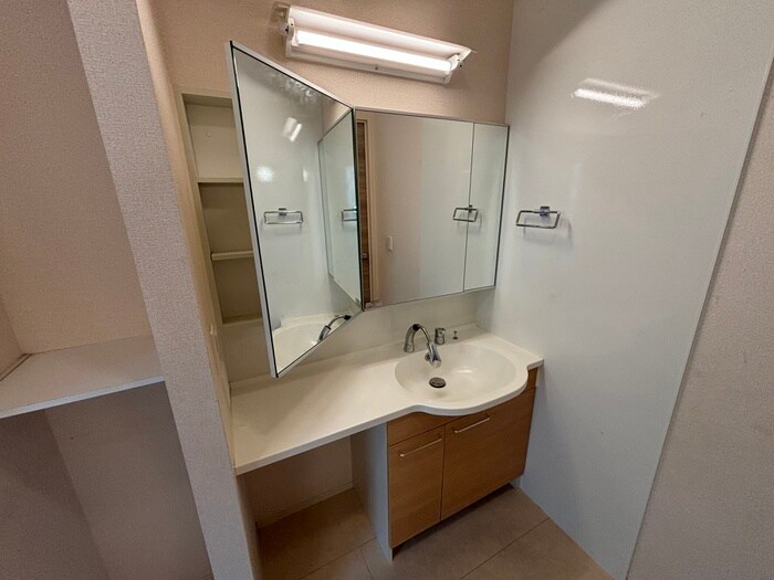 物件内観写真12　(洗面)