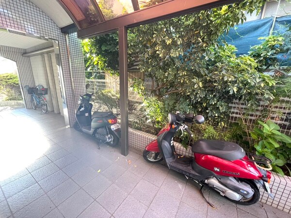 バイク置き場