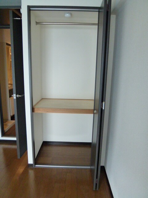 物件内観写真10　(収納)