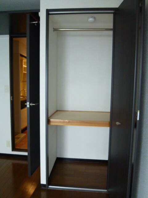 物件内観写真10　(収納)