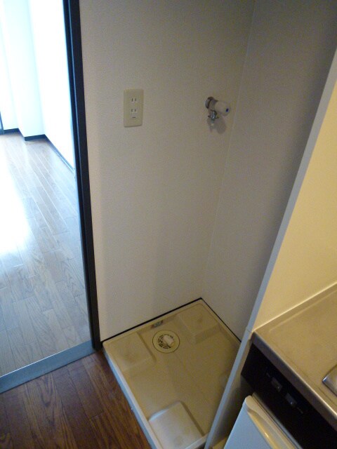 物件内観写真11　(洗濯機置場)