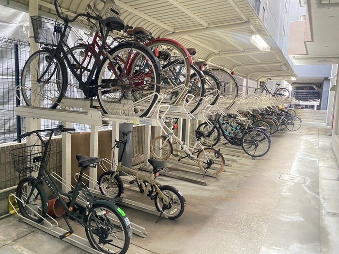 物件外観写真6　(駐輪場)