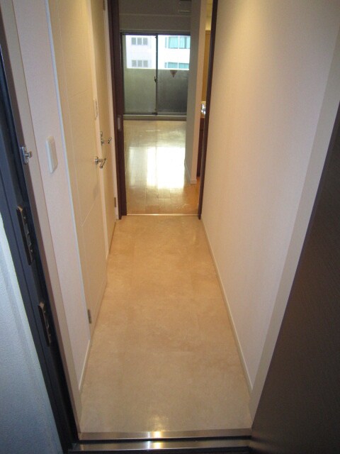 物件内観写真16　(廊下)