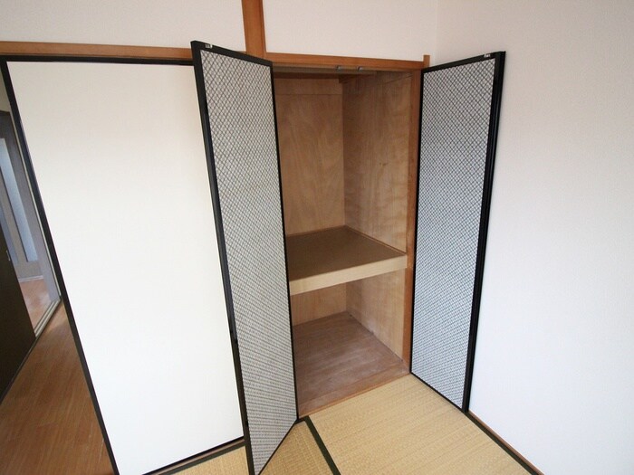 物件内観写真16　(収納)
