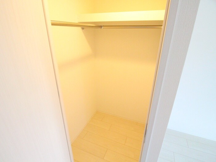 物件内観写真12　(収納)