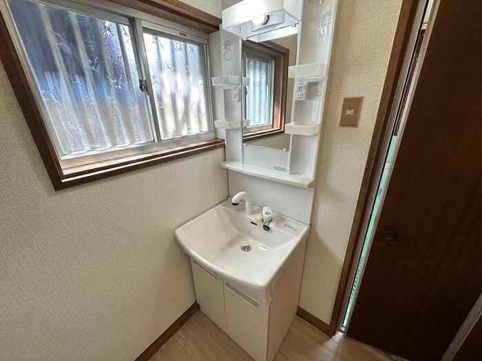 物件内観写真11　(洗面)