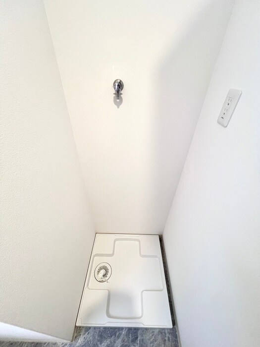 物件内観写真14　(洗濯機置場)