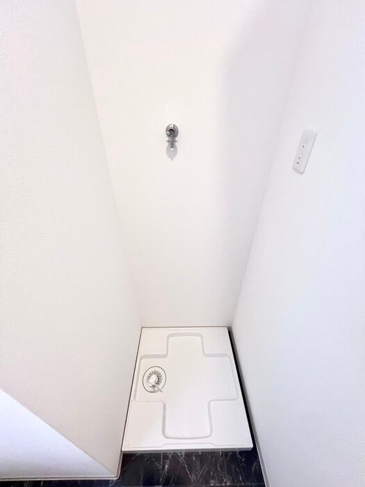 物件内観写真15　(洗濯機置場)