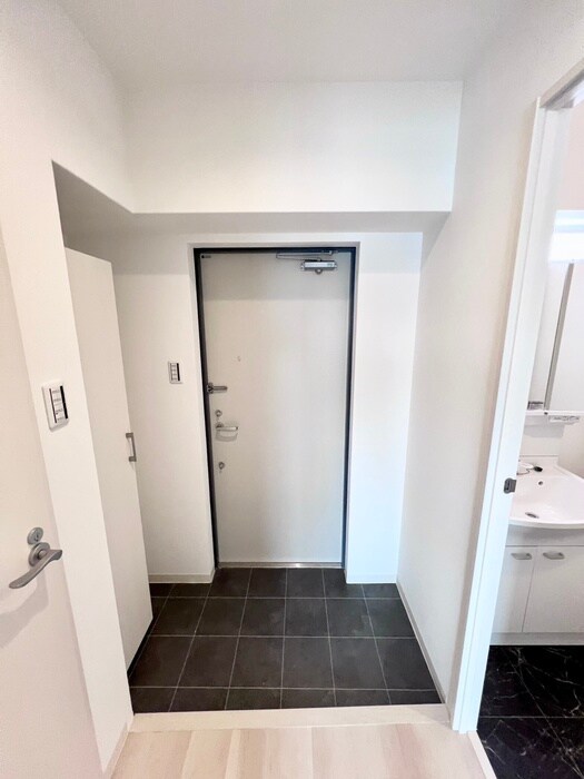 物件内観写真17　(玄関)