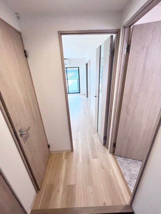 物件内観写真18　(廊下)