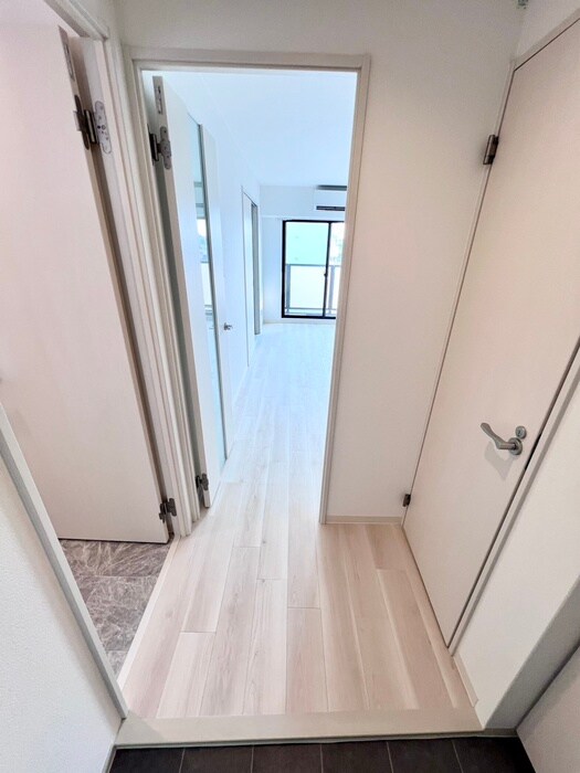 物件内観写真18　(廊下)