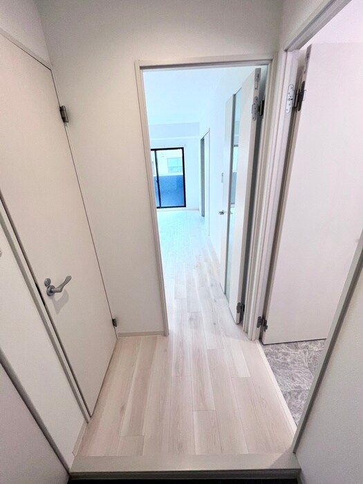 物件内観写真21　(廊下)