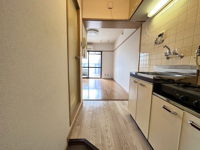 物件内観写真10　(玄関)