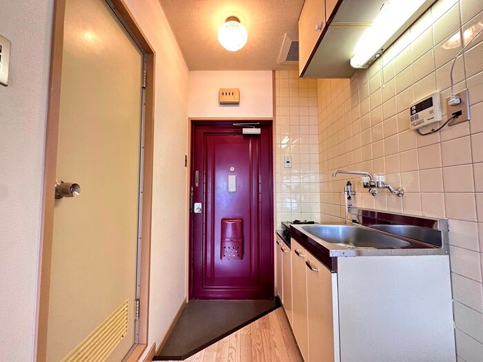 物件内観写真16　(玄関)